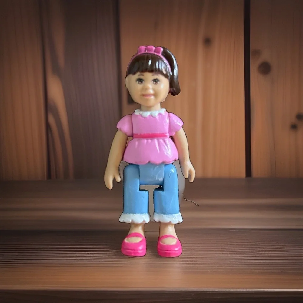 Toys R Us Loving Family Dollhouse  Hispanic GIRL Toddler Doll/ Figure